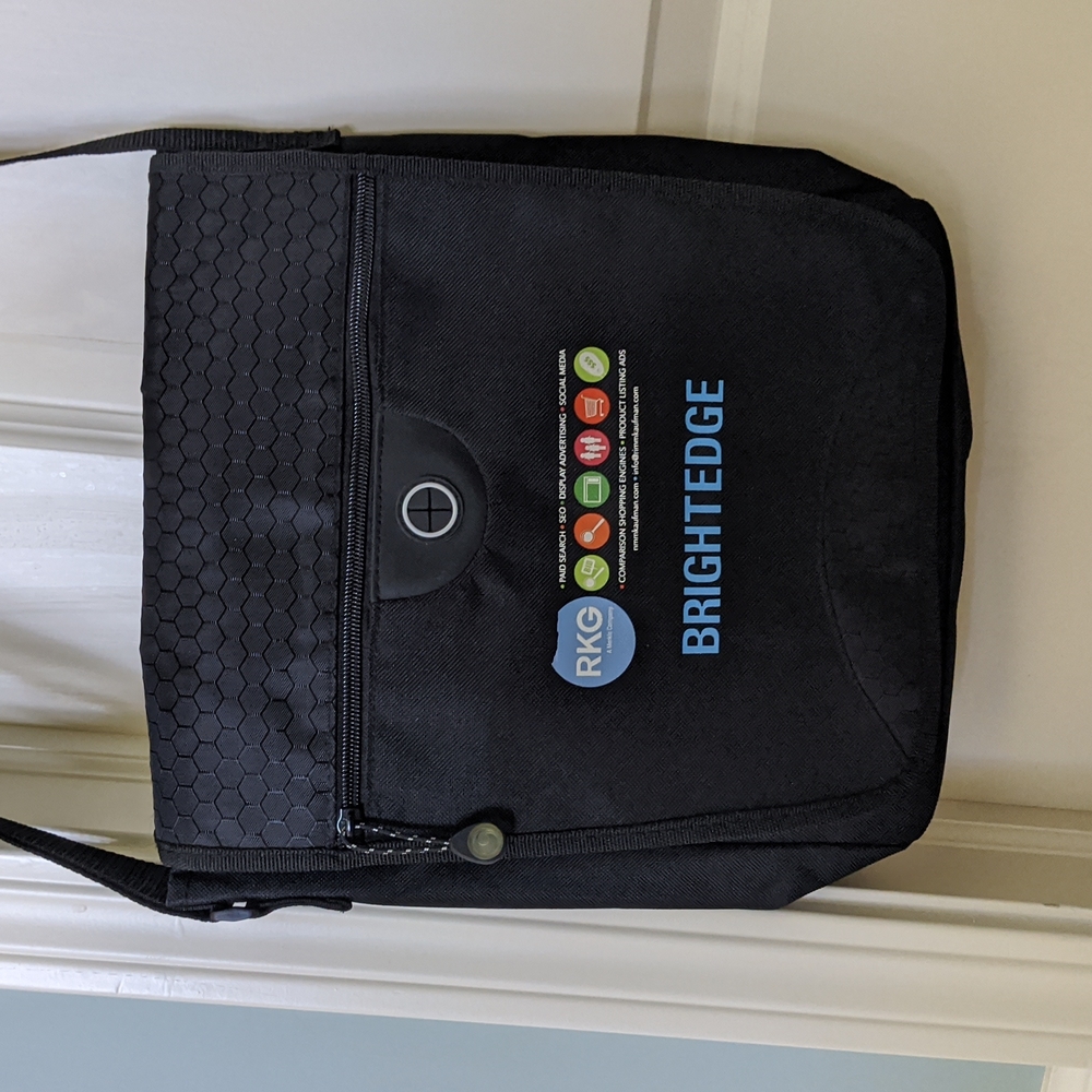 Black messenger travel tote